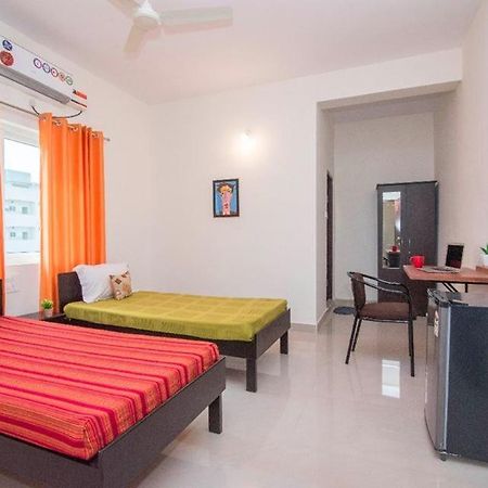 Buzz Quarter Hotell Hyderabad Eksteriør bilde